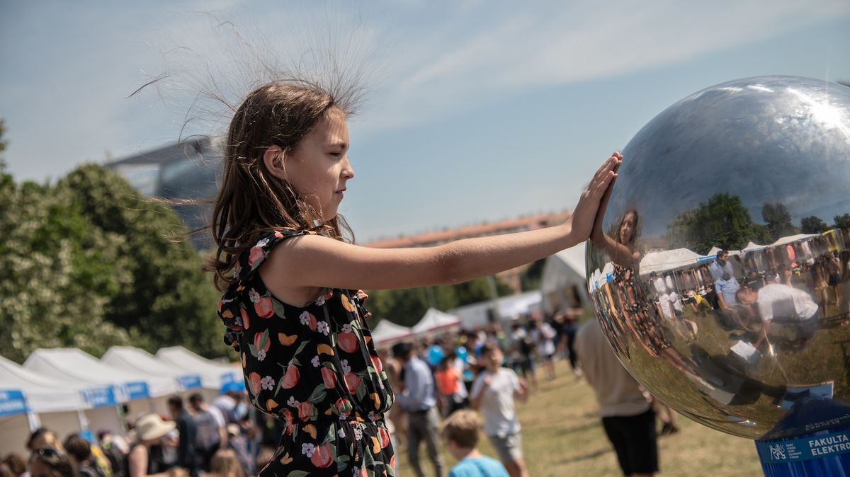 FOTO: Školáci zaplnili festival vědy